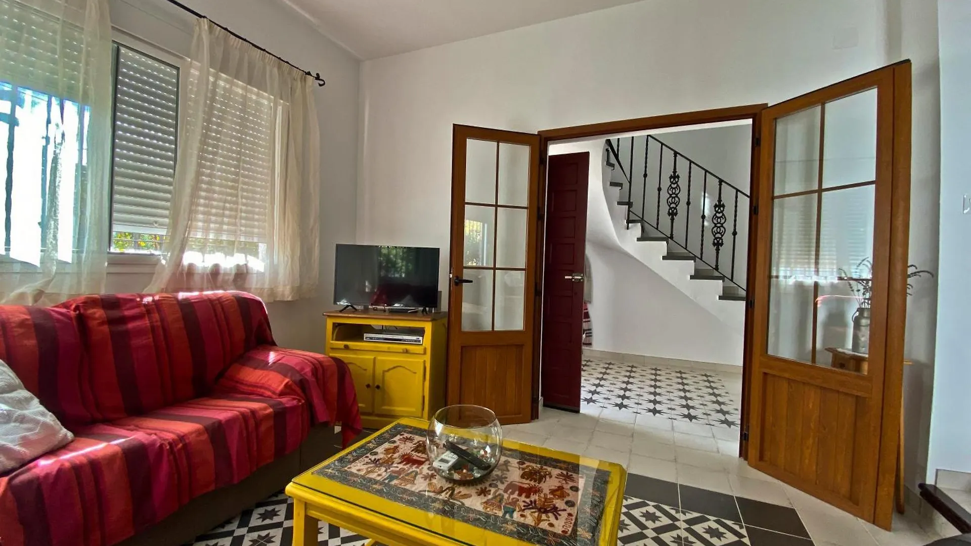 Casa Centrica Con Bonito Jardin Con 3 Dormitorios Aracena 0*,