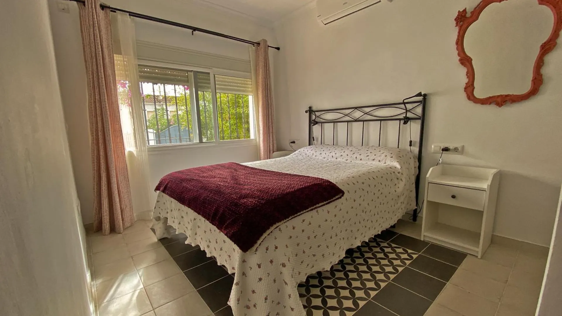 Casa Centrica Con Bonito Jardin Con 3 Dormitorios Aracena Holiday home