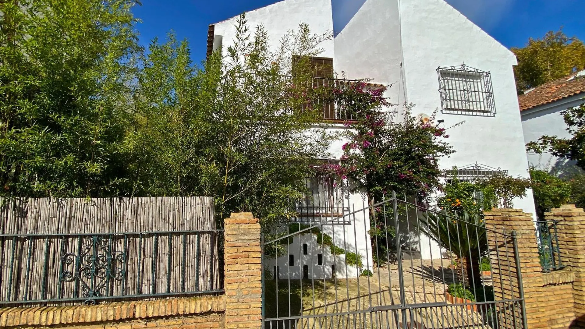 Casa Centrica Con Bonito Jardin Con 3 Dormitorios Aracena 0*,
